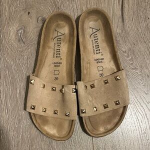 Autenti Women's Tan Leather & Studded Sandals